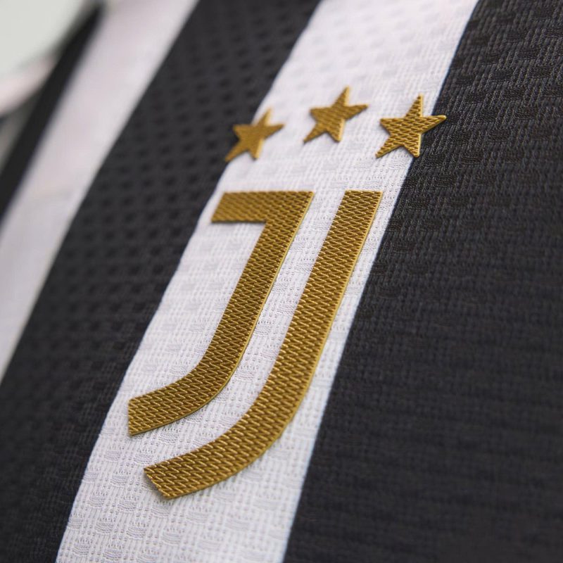 áo juventus 2026-2027 logo