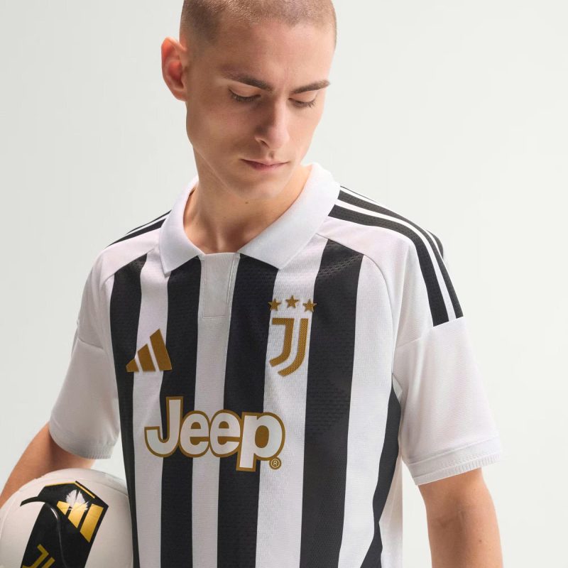 áo juventus 2026-2027 mặt trước