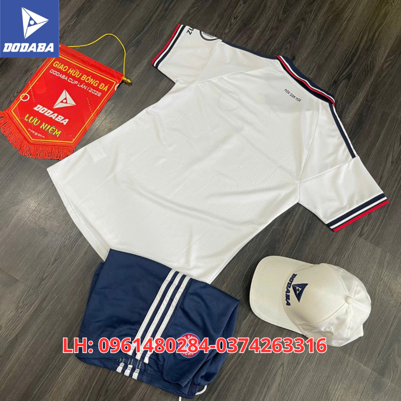 áo clb Bayern sân khách mặt sau